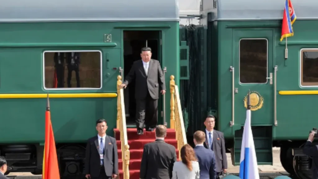 Kim Jong Un's Maybach Limousine and his family seen boarding a Powerful Armoured train via custom ramp travel to Russia